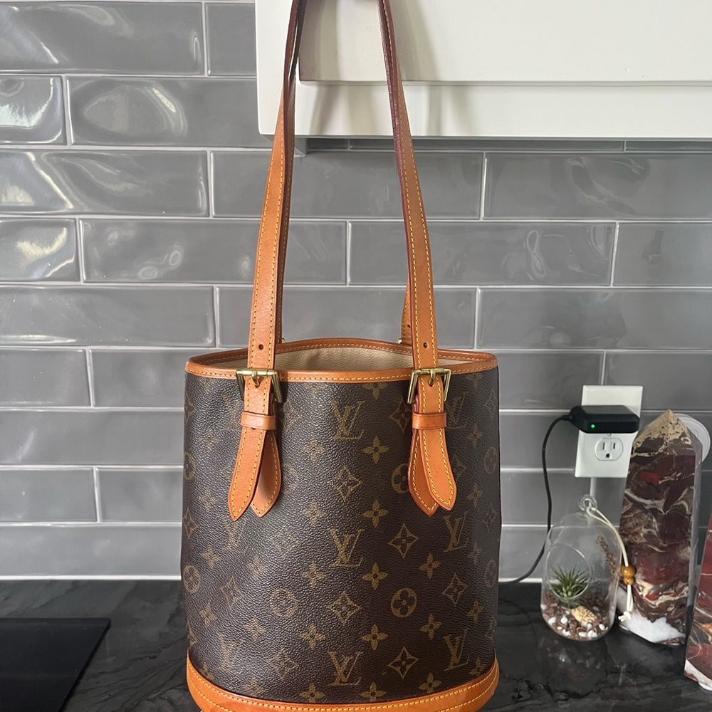 Louis Vuitton Monogram Petite Bucket bag